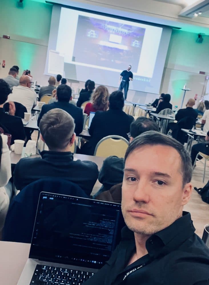 Victor a un evento di formazione