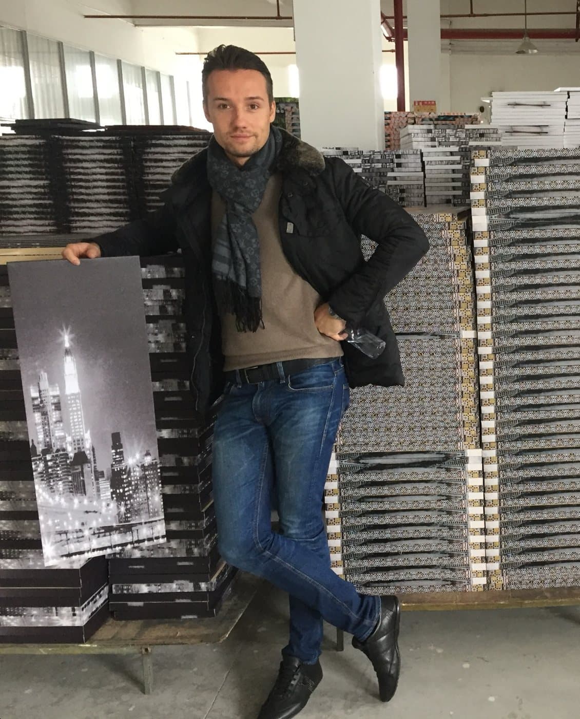 Victor nel magazzino di Manie Arte